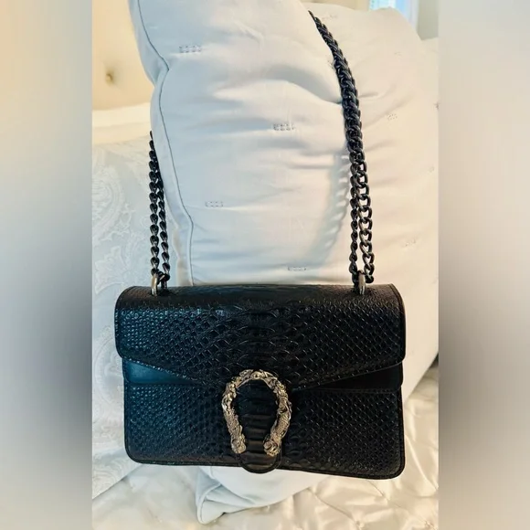 Black Croc Embossed Textured Shoulder Bag with Chain Detail‎ - Picture 5 of 15